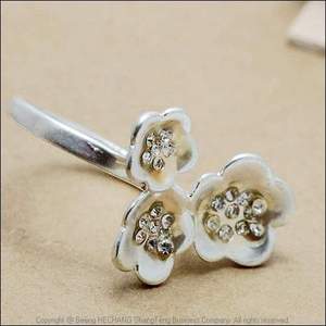 合金镀银镀金材质的手链在正常保养的情况下能