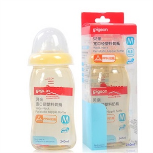 贝亲 母乳实感宽口径塑料奶瓶 240ml