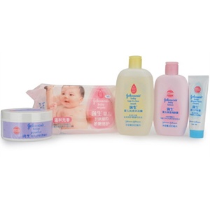 强生新生儿必备特惠装（洗发沐浴露300ML+倍柔无香湿巾80P+保湿润肤露200ml+舒眠爽身粉140g+护臀霜45g）