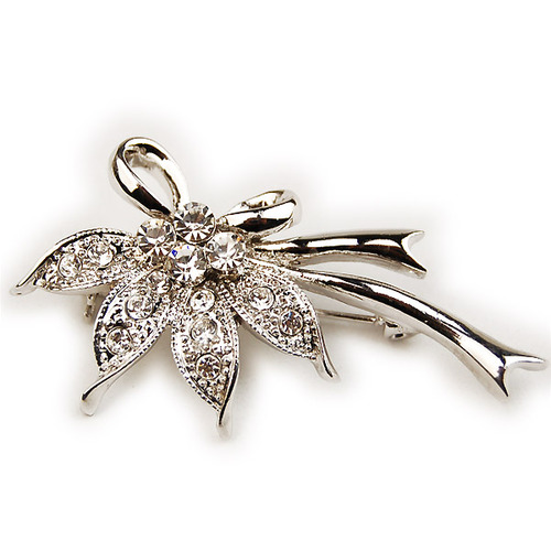 白色花朵魅力胸针